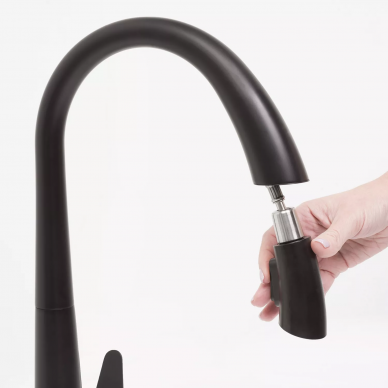 Смеситель для кухни Wasserkraft (A8667) с выдвижной лейкой, черный 7